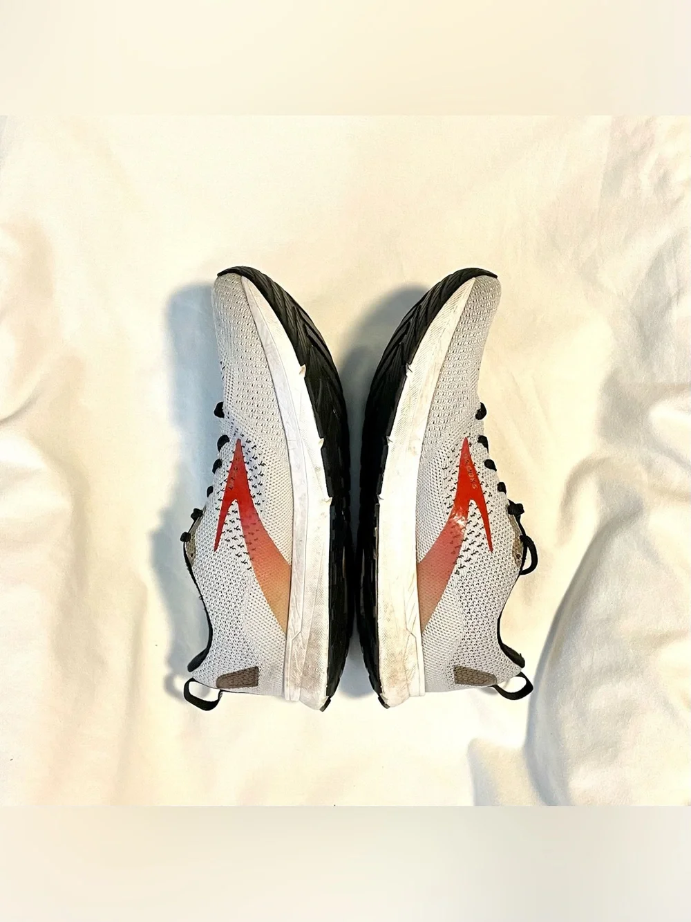Brooks Revel 4 Running Shoes-Athletic/Sneaker/Lightweight-White-Red-Men Sz 7.5